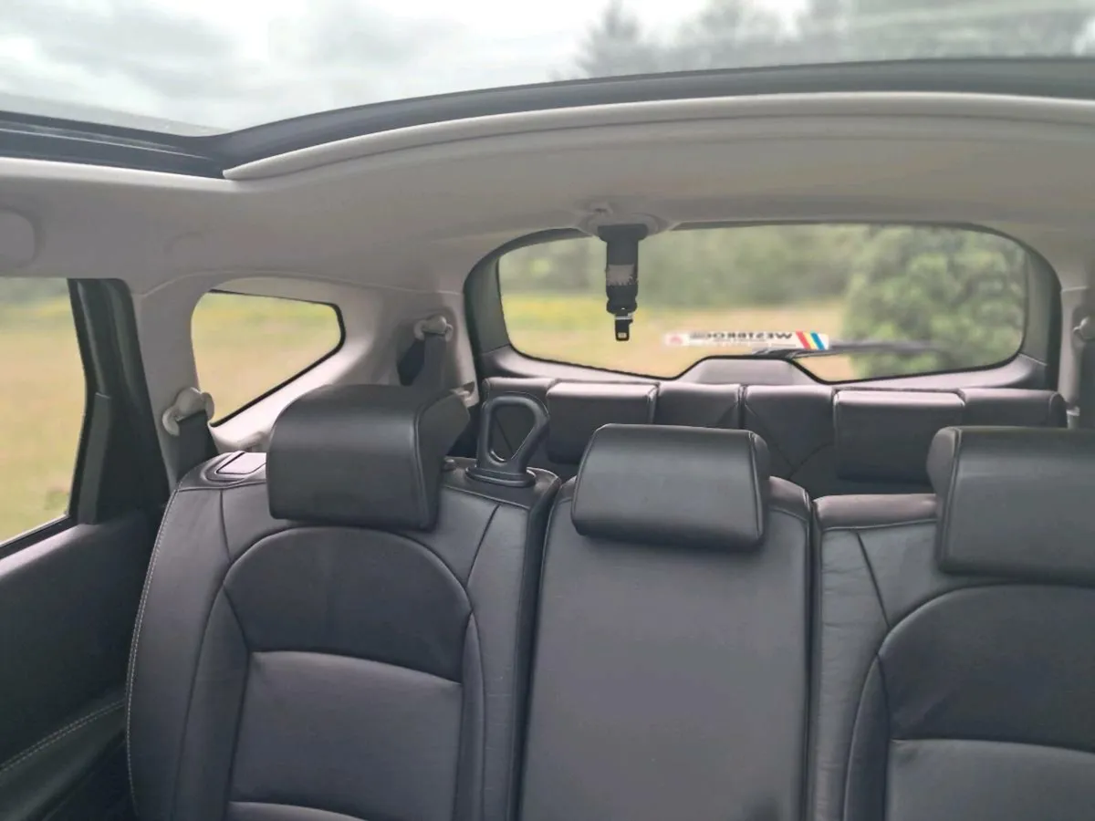Car - Image 4