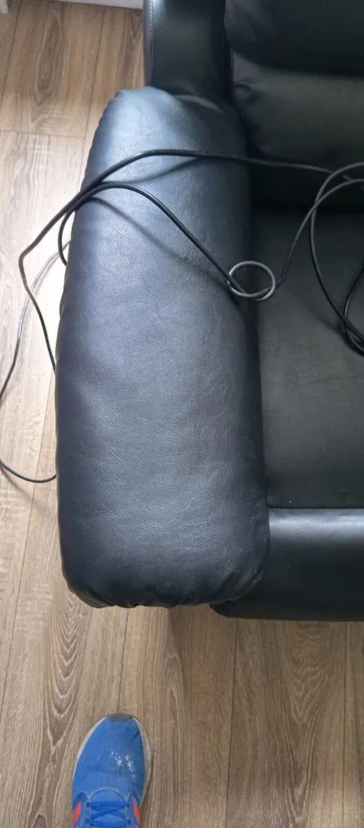 Black reclining arm chair - Image 3