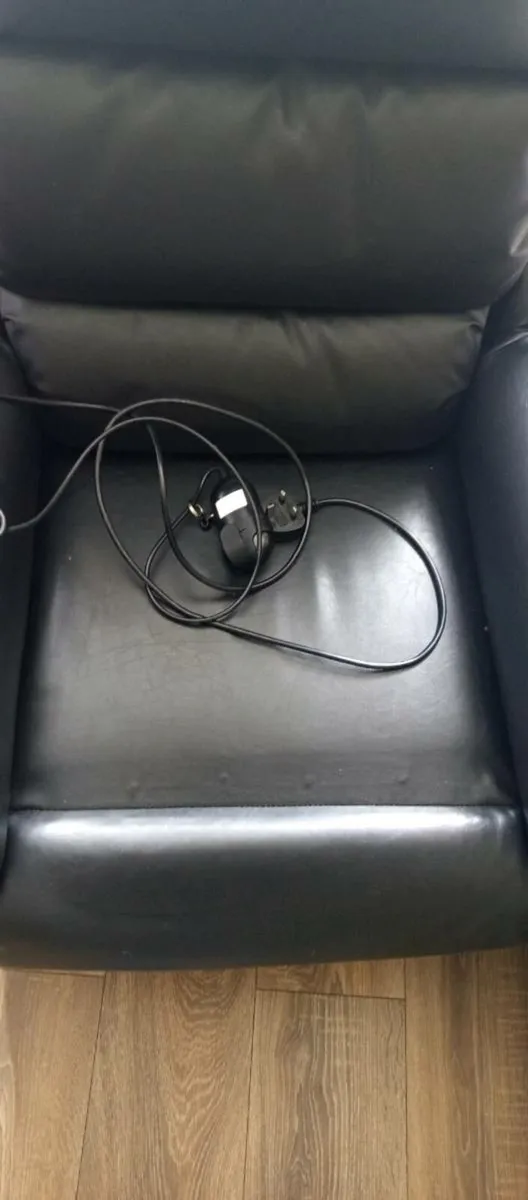 Black reclining arm chair - Image 4