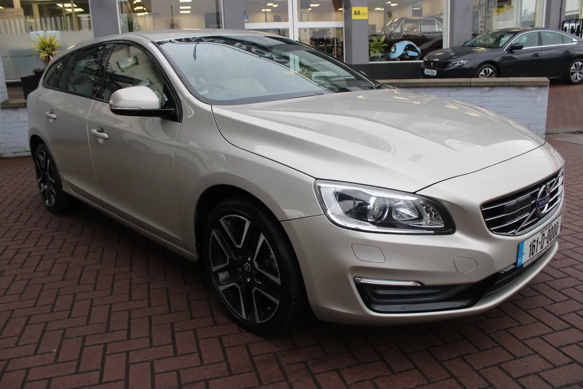 VOLVO V60 2.0D4 SE LUXURY 5DR ESTATE AUTOMATIC - Image 2