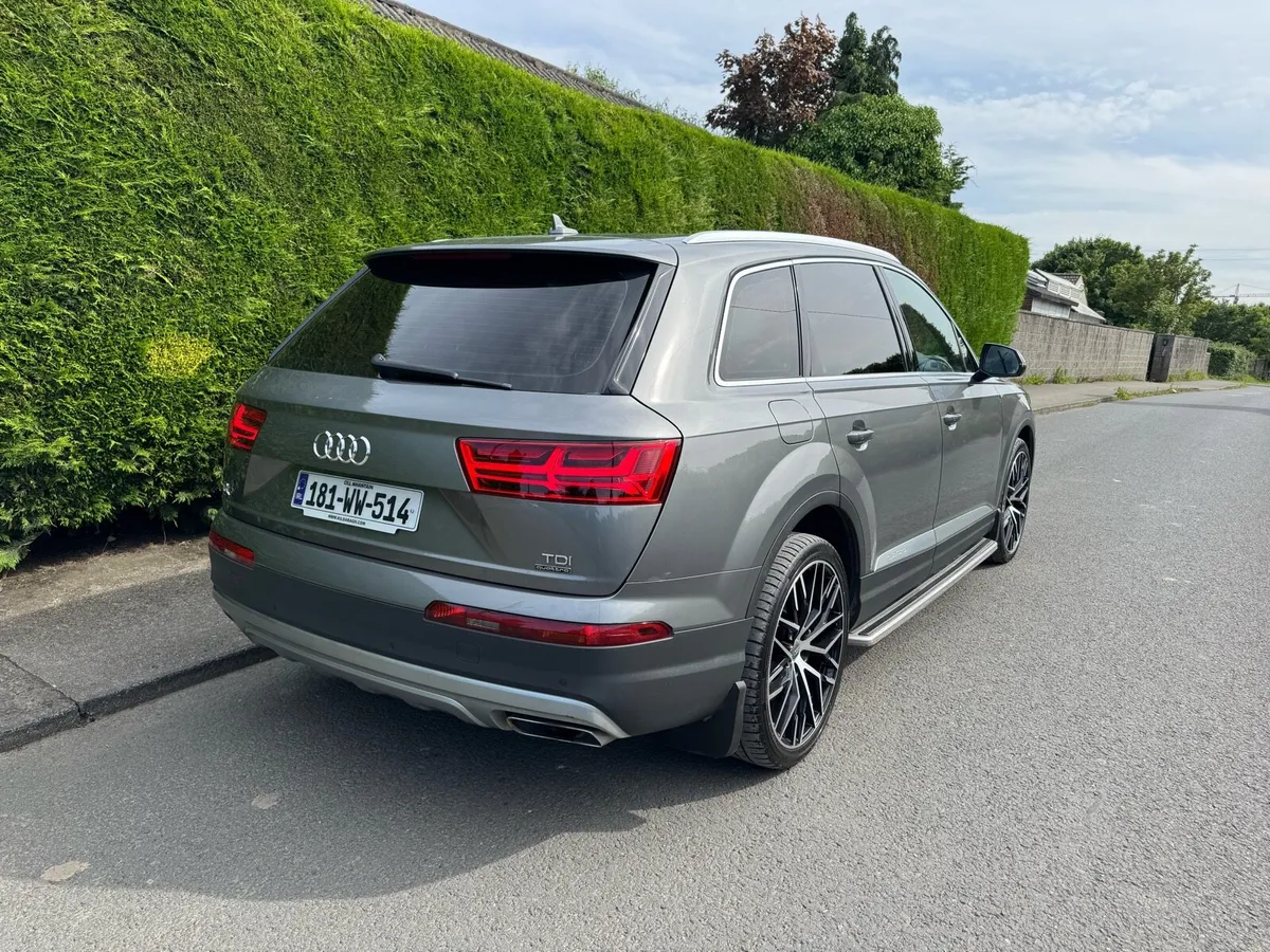 Audi Q7 7 seater read add - Image 2