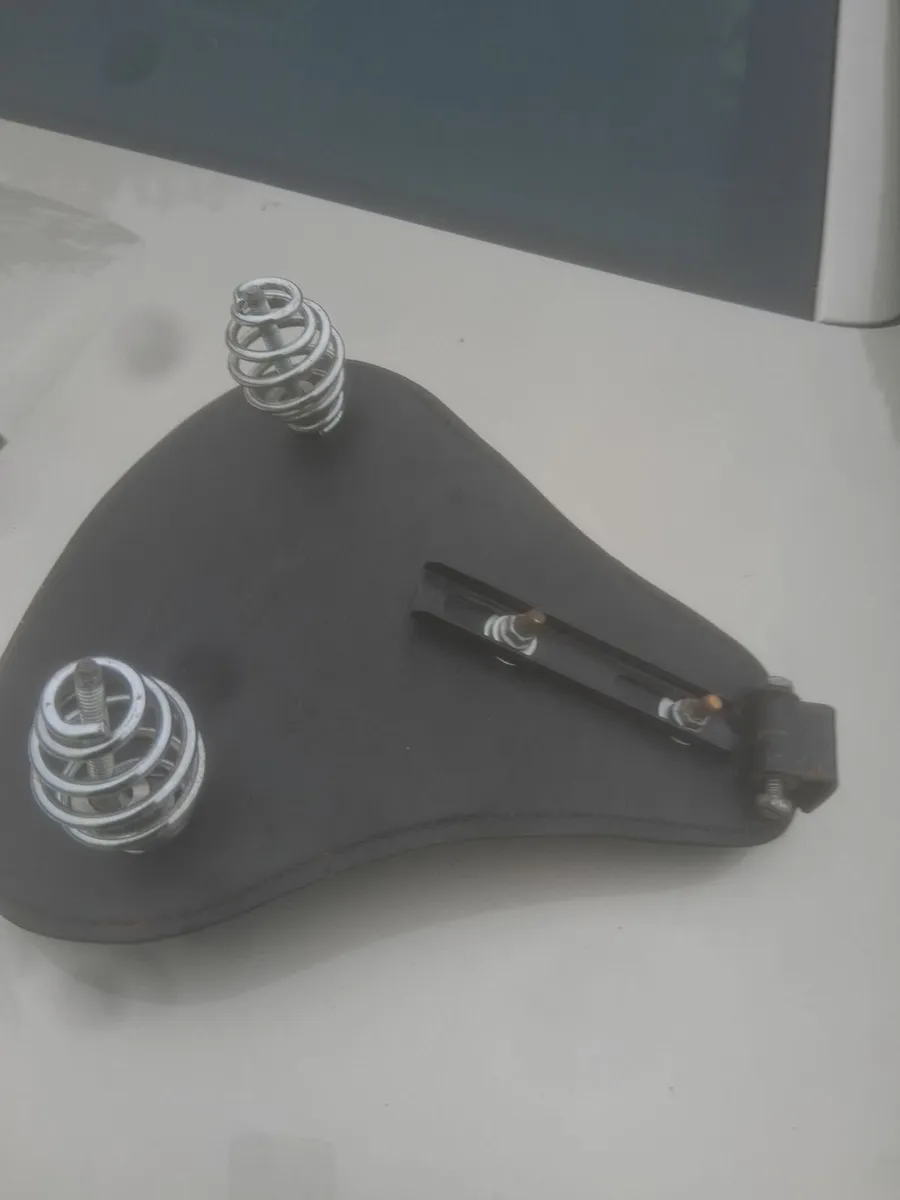 Seats for custom/ bobber - Image 3