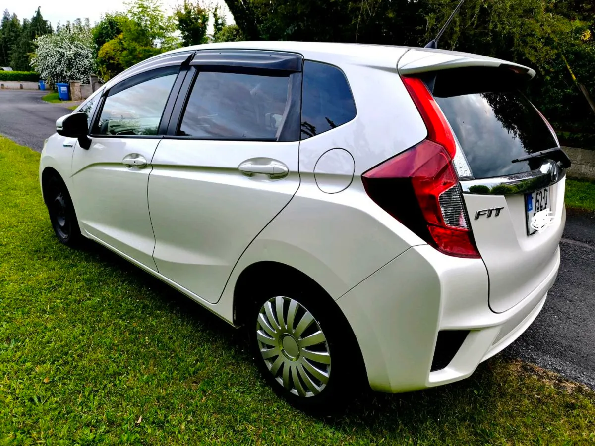 Honda fit hybrid - Image 3