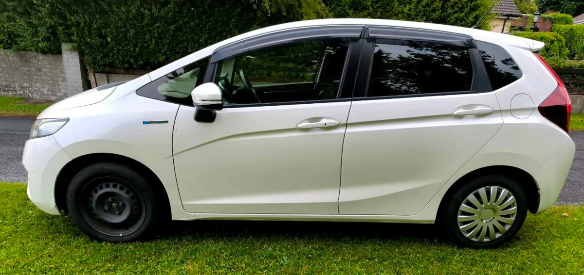 Honda fit hybrid - Image 4