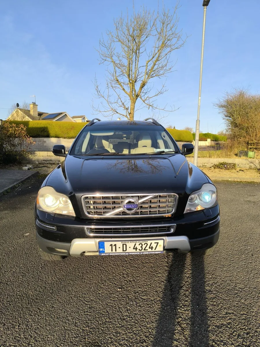 Volvo XC90 - Image 1