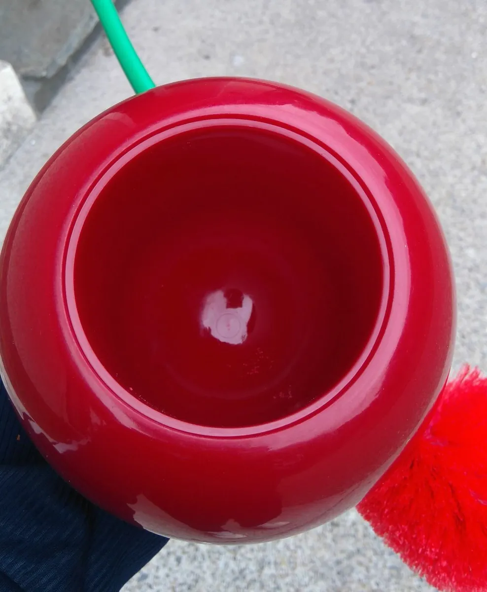 CHERRY SHAPED TOILET BRUSH CLEANER (BRAND NEW). - Image 2