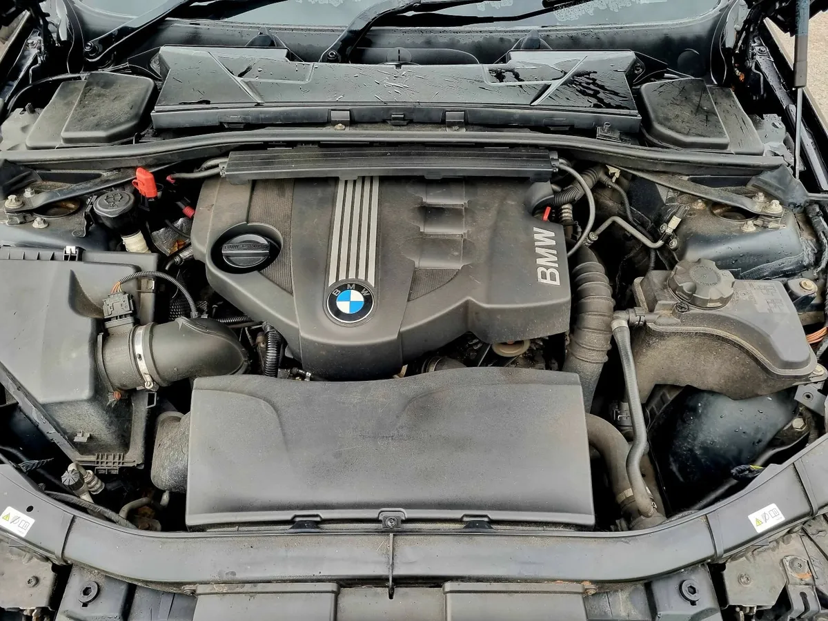 BMW 3-Series 2010 - Image 3