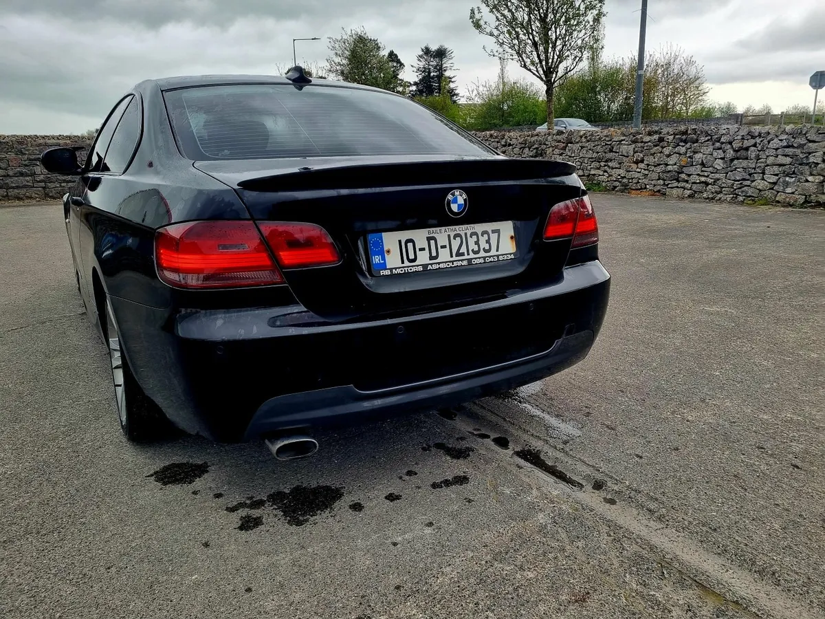 BMW 3-Series 2010 - Image 4