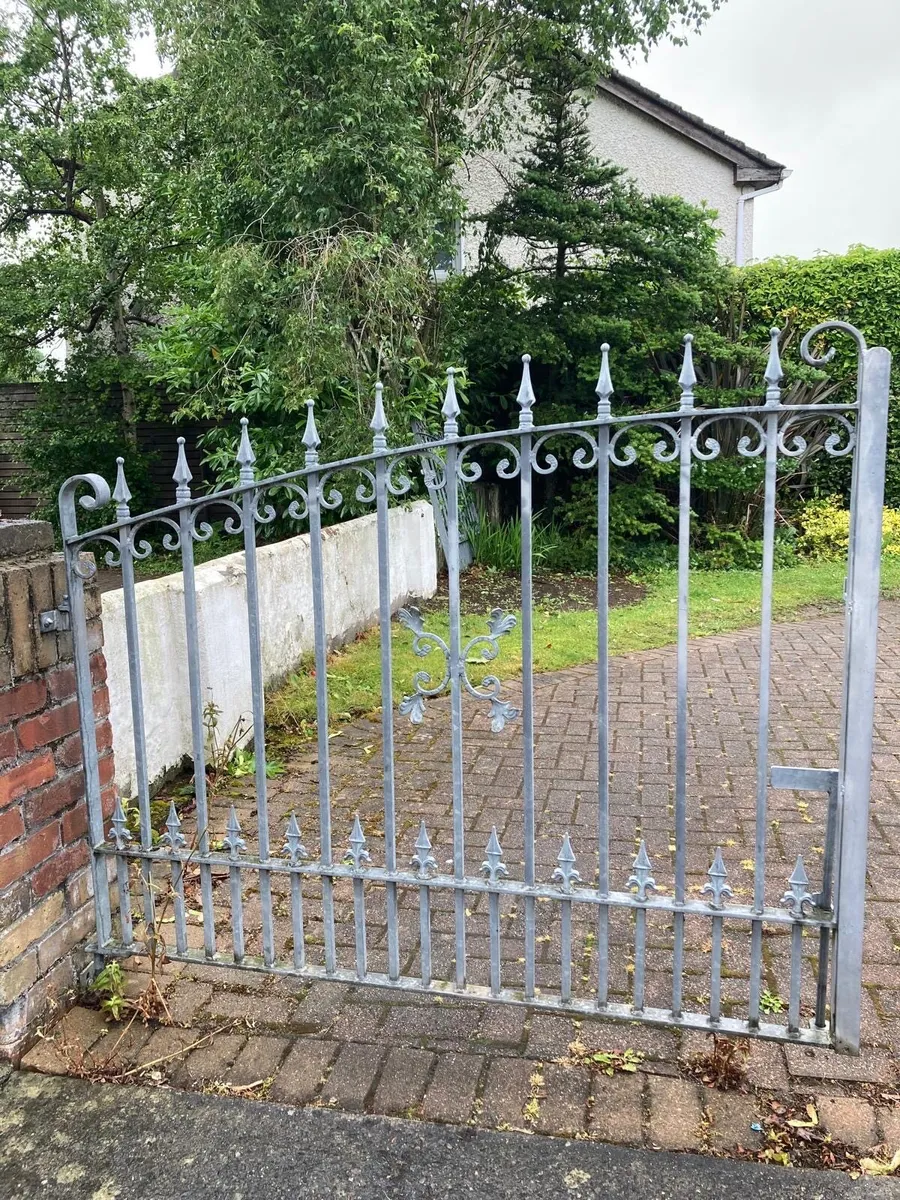 Gates - Image 1