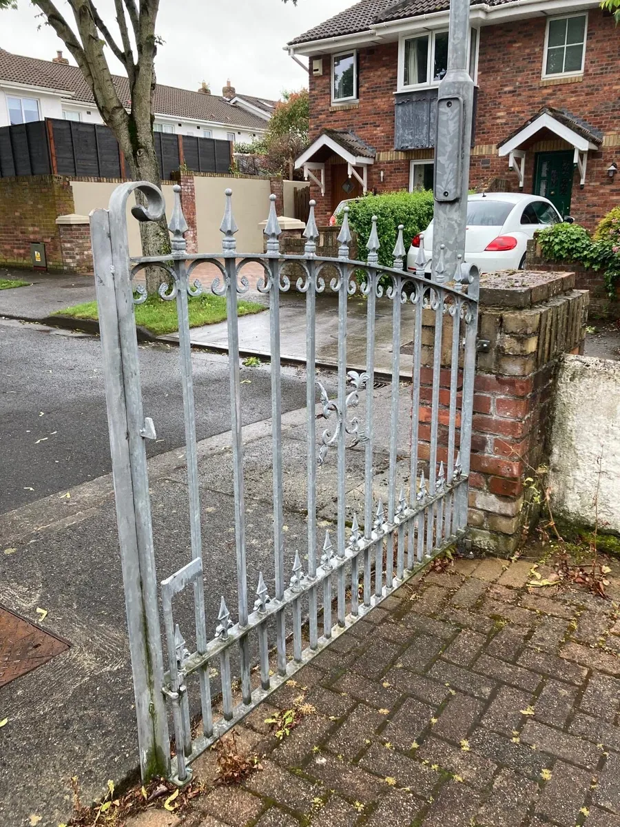 Gates - Image 2