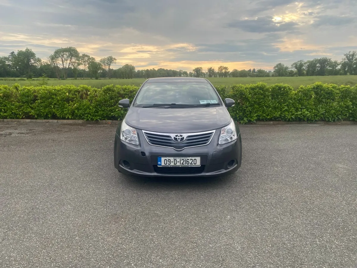 Toyota Avensis 2009 - Image 2
