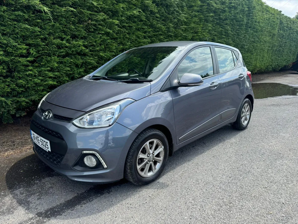 Hyundai i10 2016 DELUXE LOW MILEAGE - Image 2