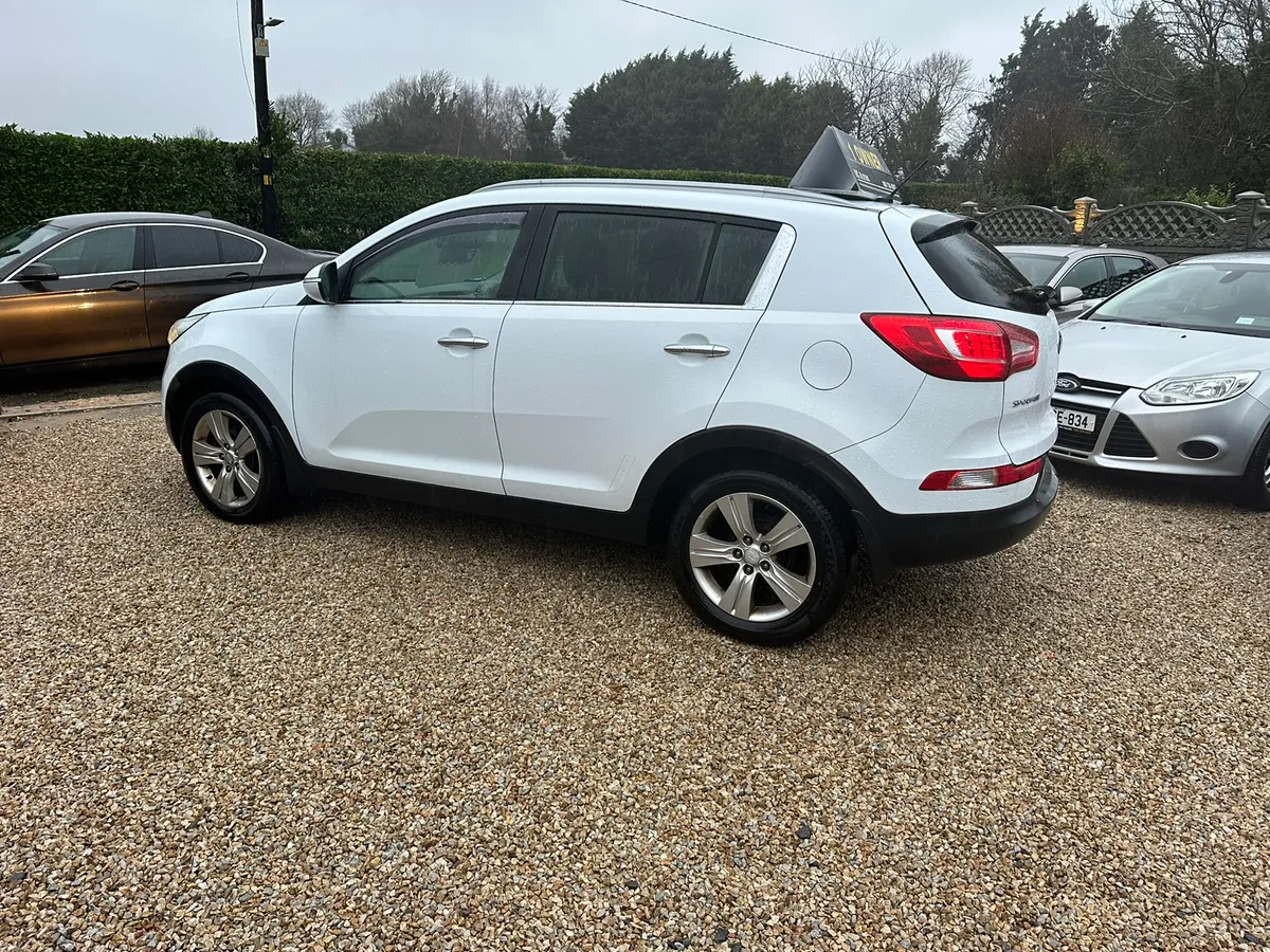 KIA SPORTAGE - Image 2