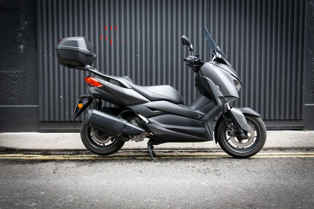 Yamaha Xmax 300 2023 - Image 2