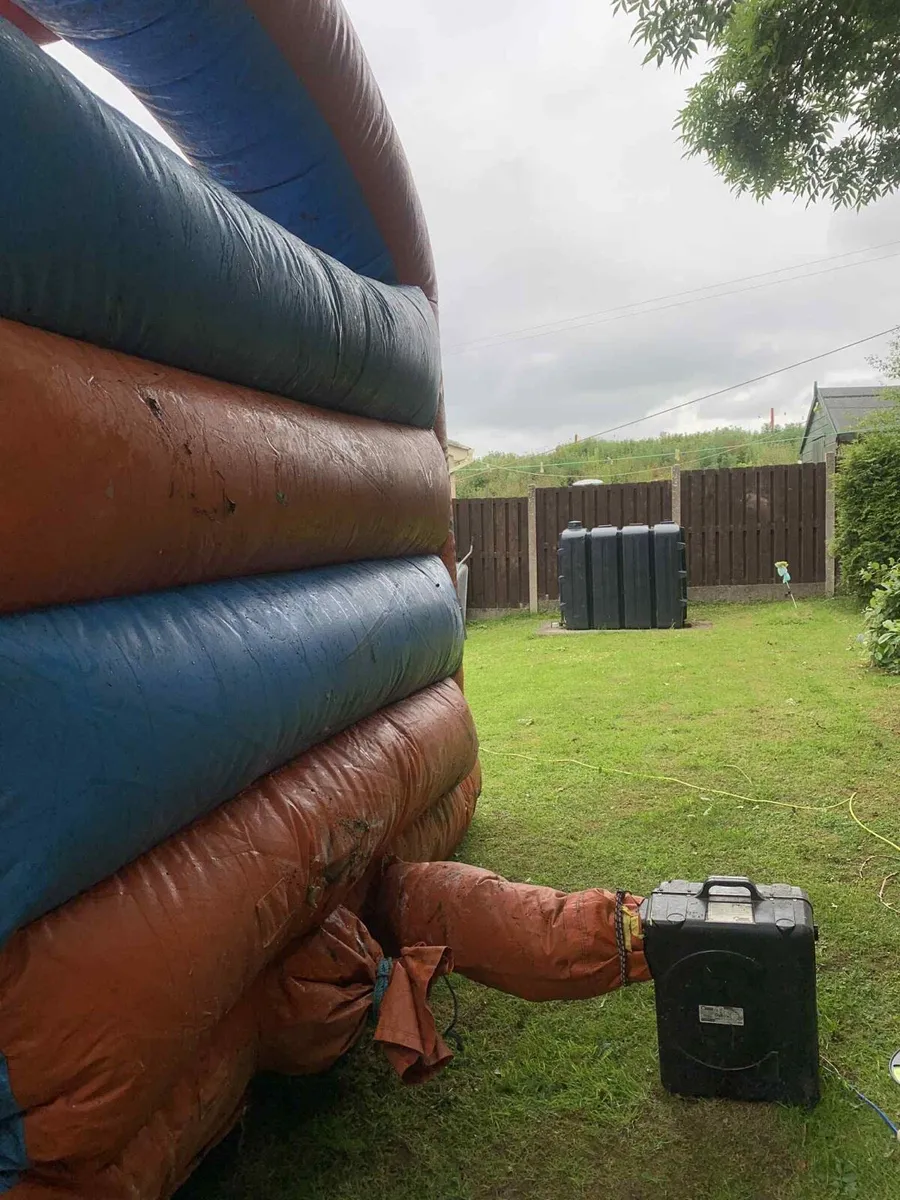 Bouncy castle - Image 3