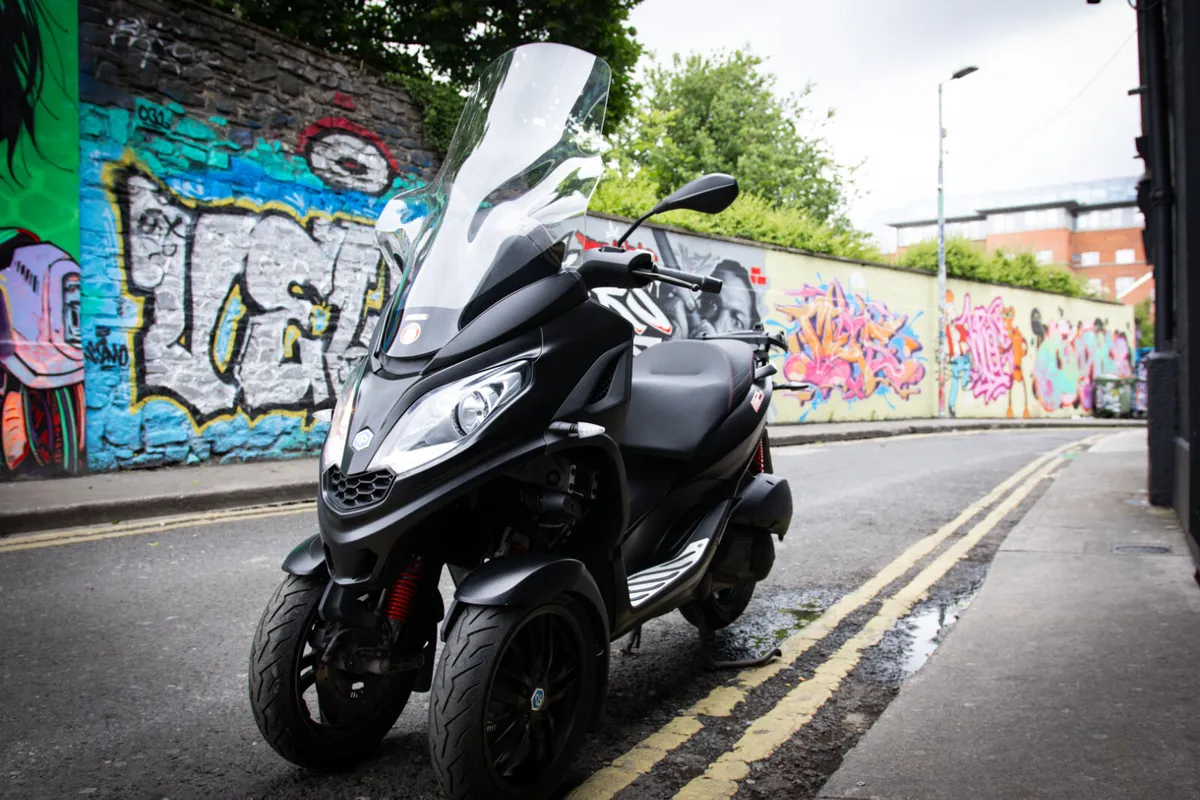 Piaggio MP3 300cc 2022 - Image 4
