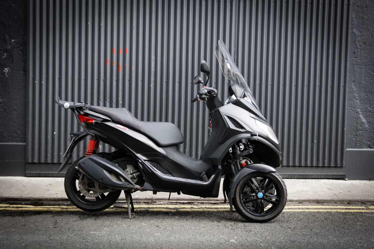 Piaggio MP3 300cc 2022 - Image 1
