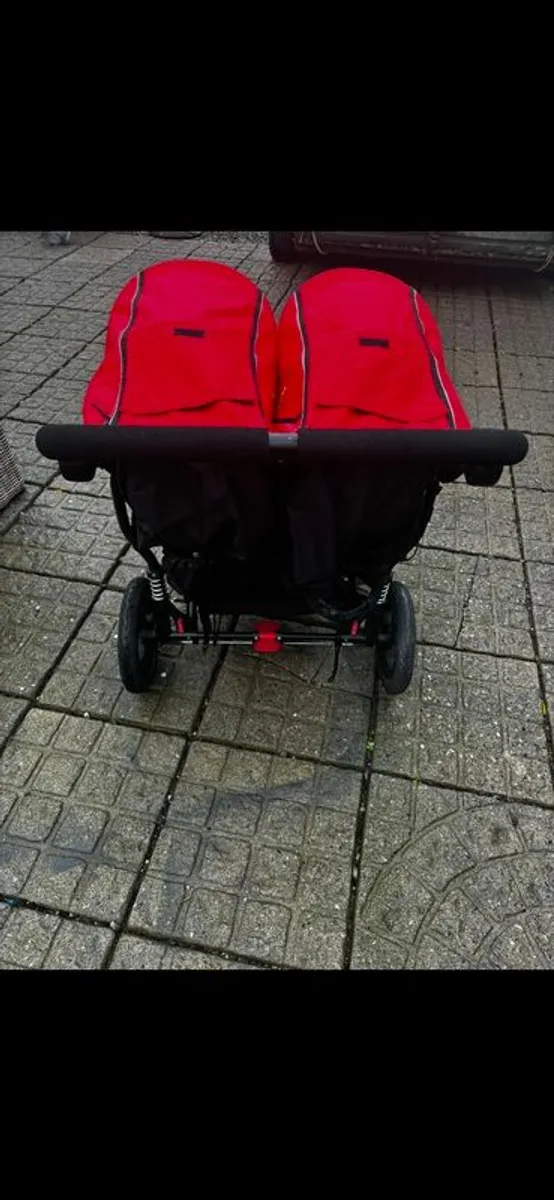 Out and about double buggy - Image 2