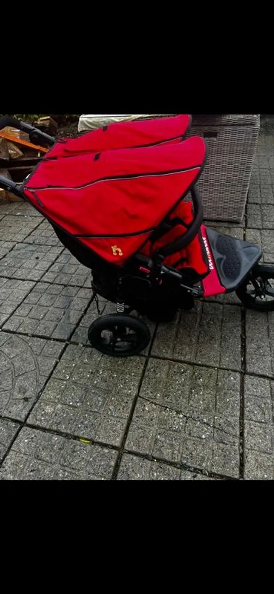 Out and about double buggy - Image 4