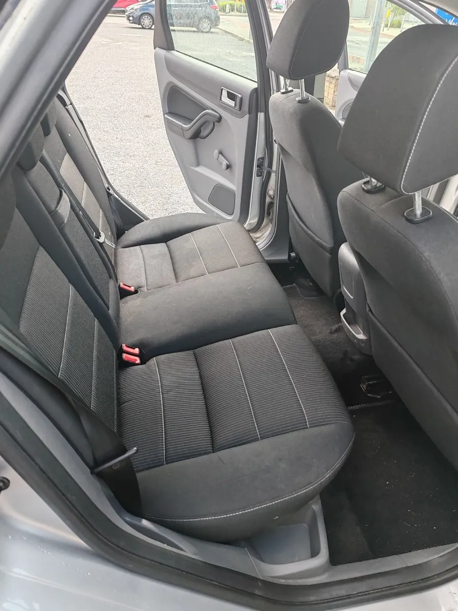 Ford Focus 2011 - Image 4