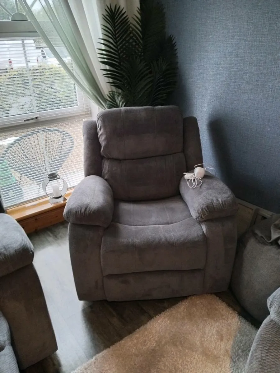 3+1+1 suite  full reclining - Image 3