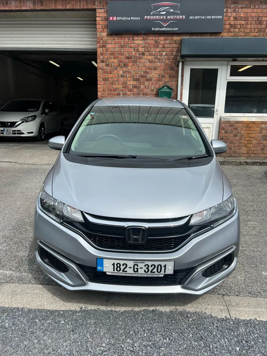 Honda Fit 1.5L Hybrid 2018 - Image 2