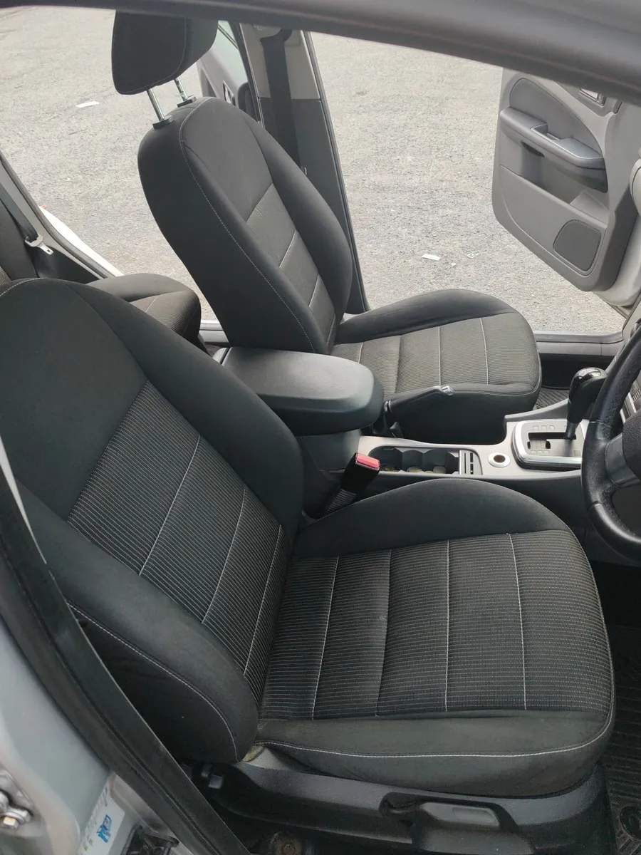 Ford Focus 2011 - Image 1