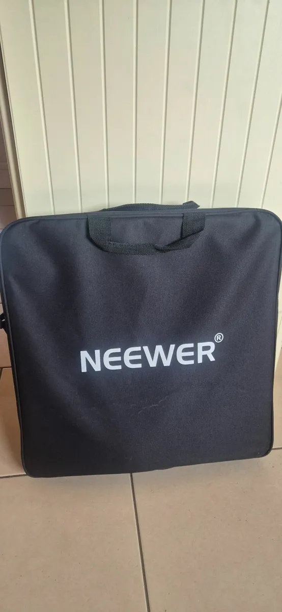 Neewer Ring Light - Image 1