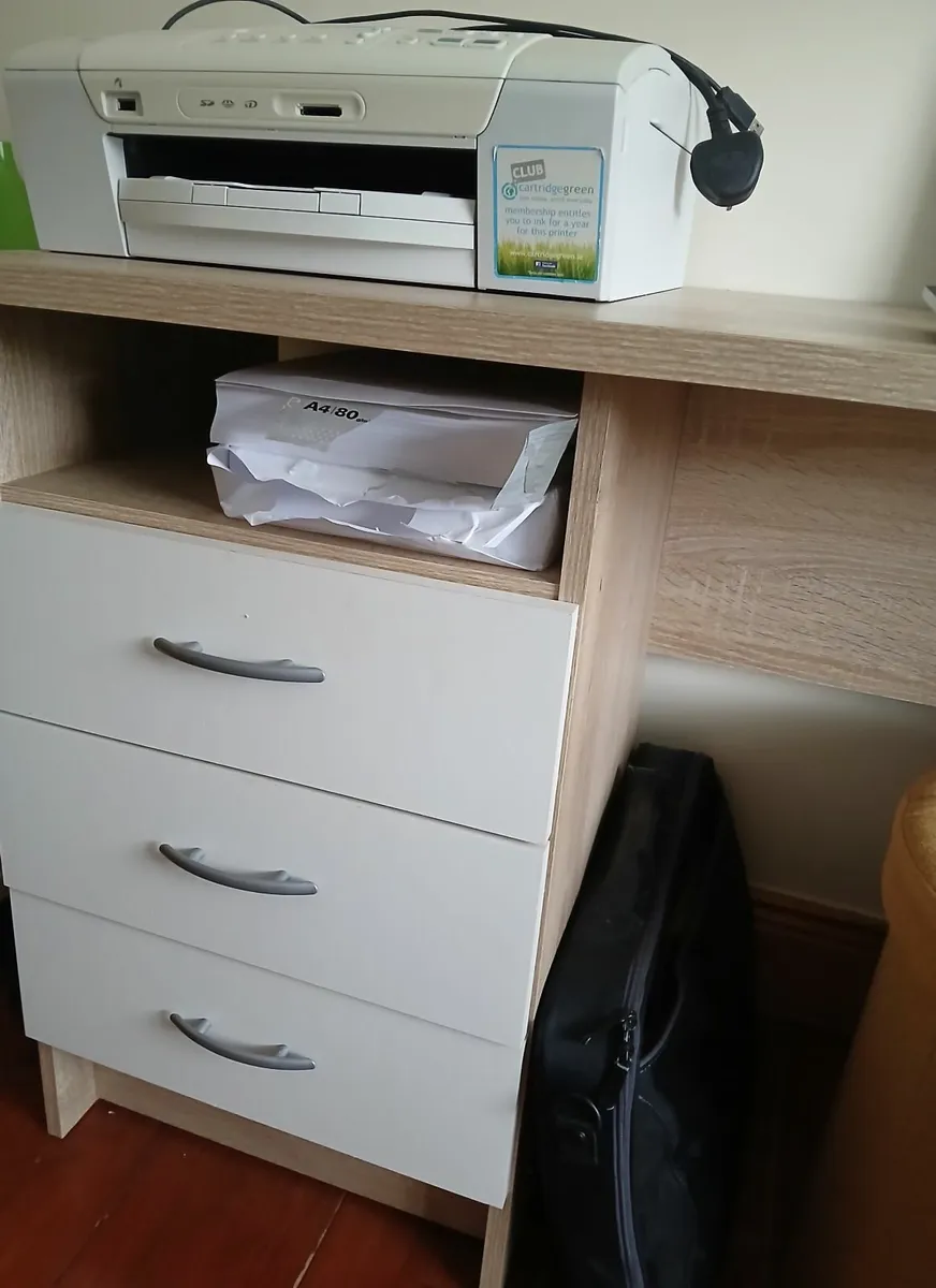 Desk - Image 4