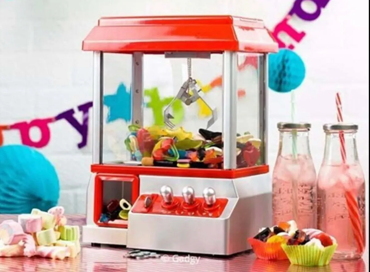 Retro Arcade Candy Grabber Machine NEW - Image 2
