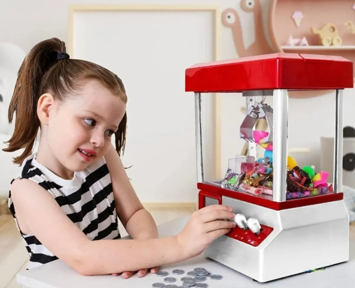 Retro Arcade Candy Grabber Machine NEW - Image 3