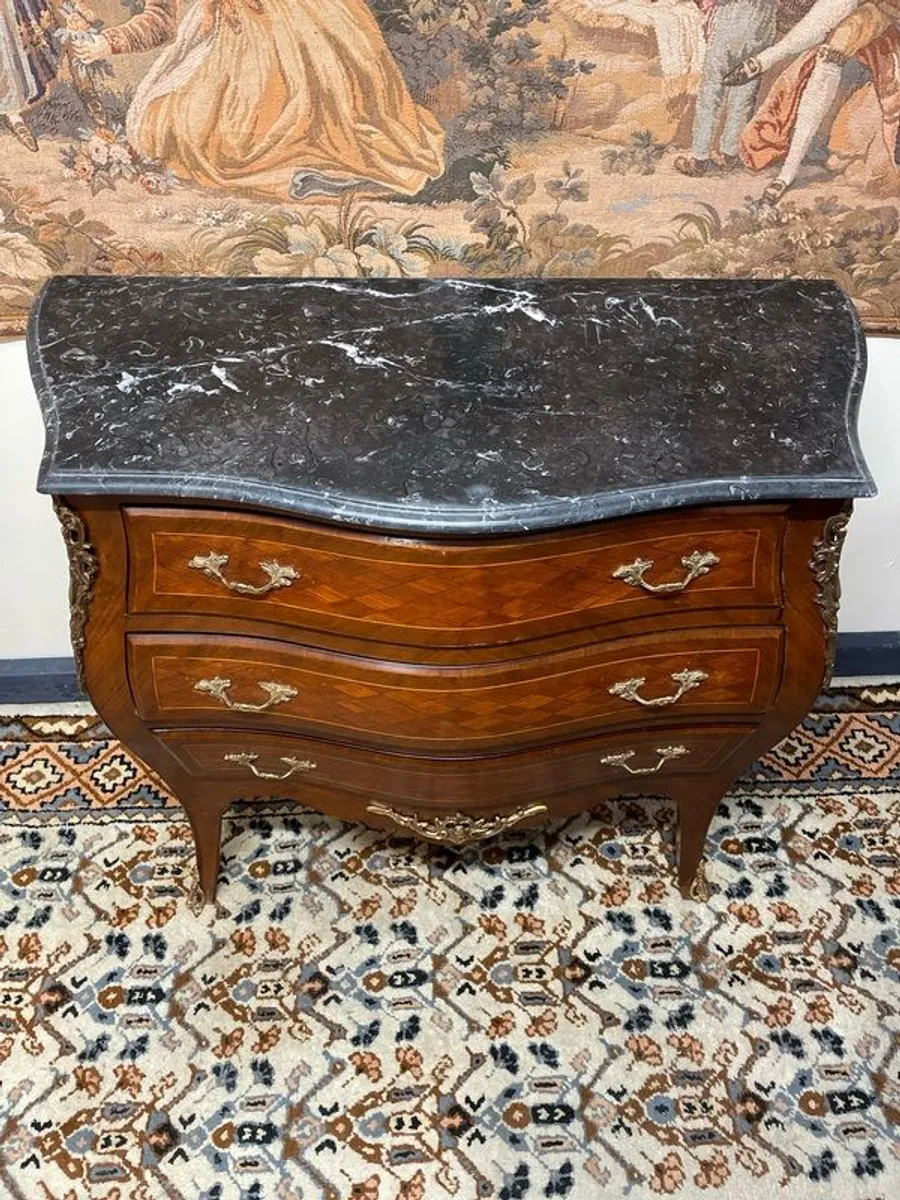 Fabulous Mid Century Mahogany Bombe Commode - Chest of Drawers w. Marble Top - Image 2