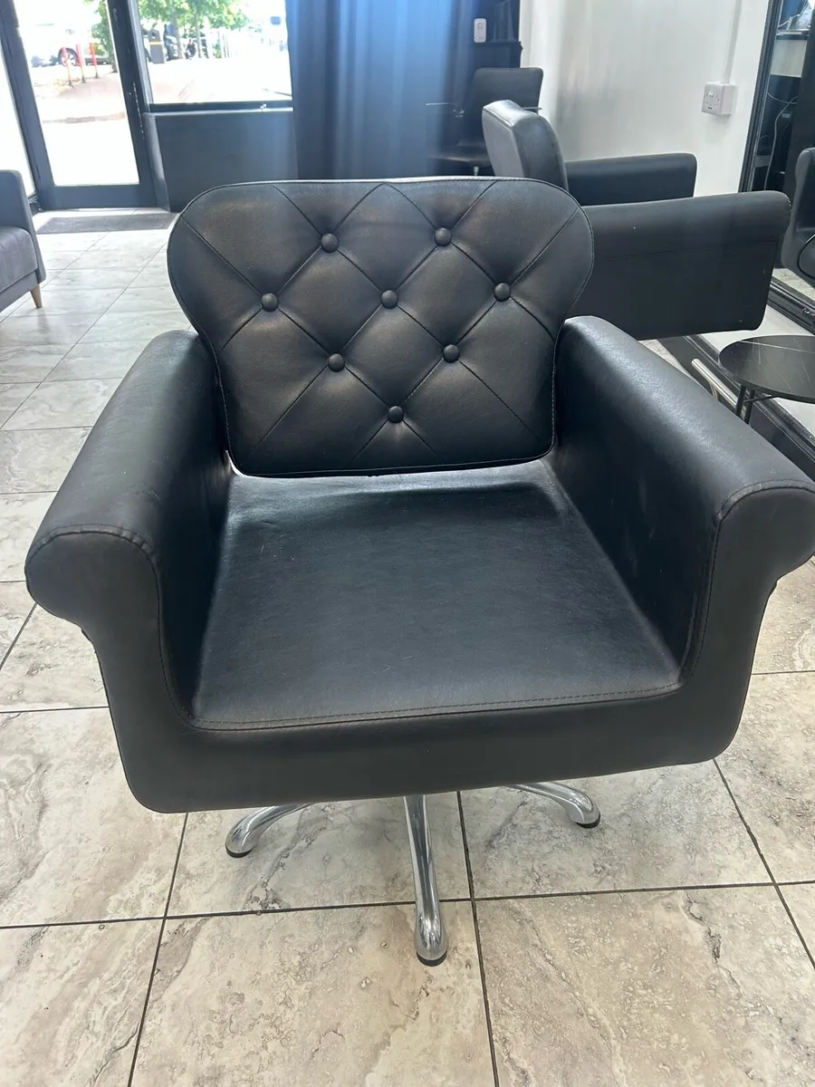 Salon furniture - Image 1