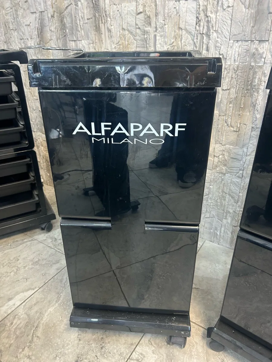 Salon furniture - Image 3