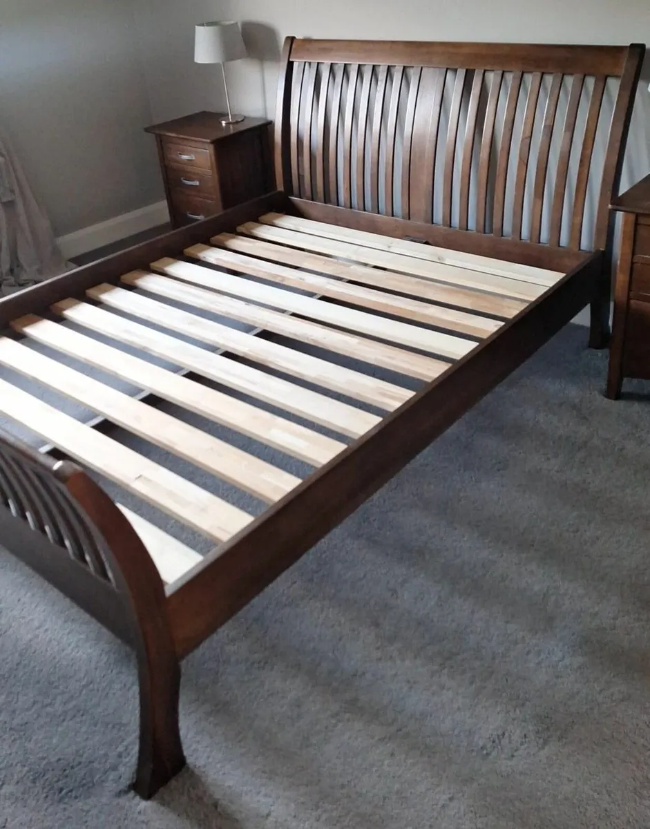 Stunning solid walnut king size bed - Image 2