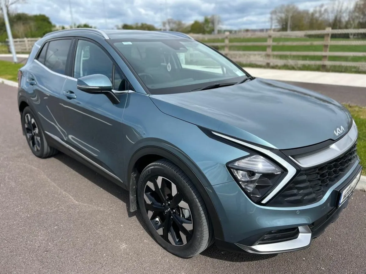 Kia Sportage phev Premium Spec AUTO **Only 37, 000 - Image 2