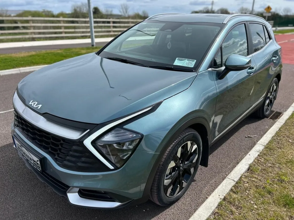Kia Sportage phev Premium Spec AUTO **Only 37, 000 - Image 3