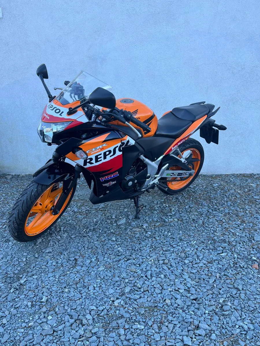 HONDA CBR250R - Image 2