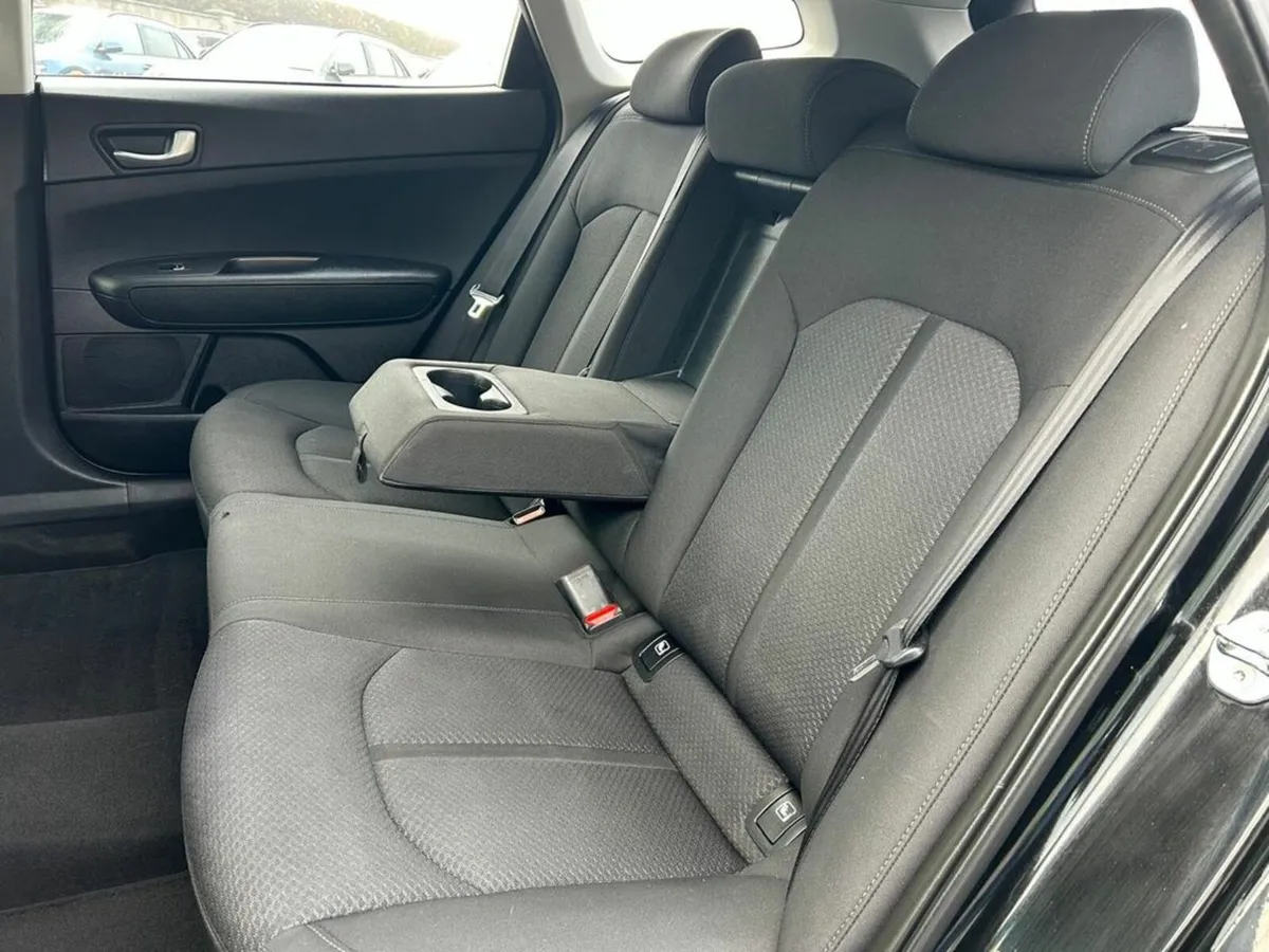 Kia Optima Estate 1.6D 134BHP IMMACULATE CONDITION - Image 4