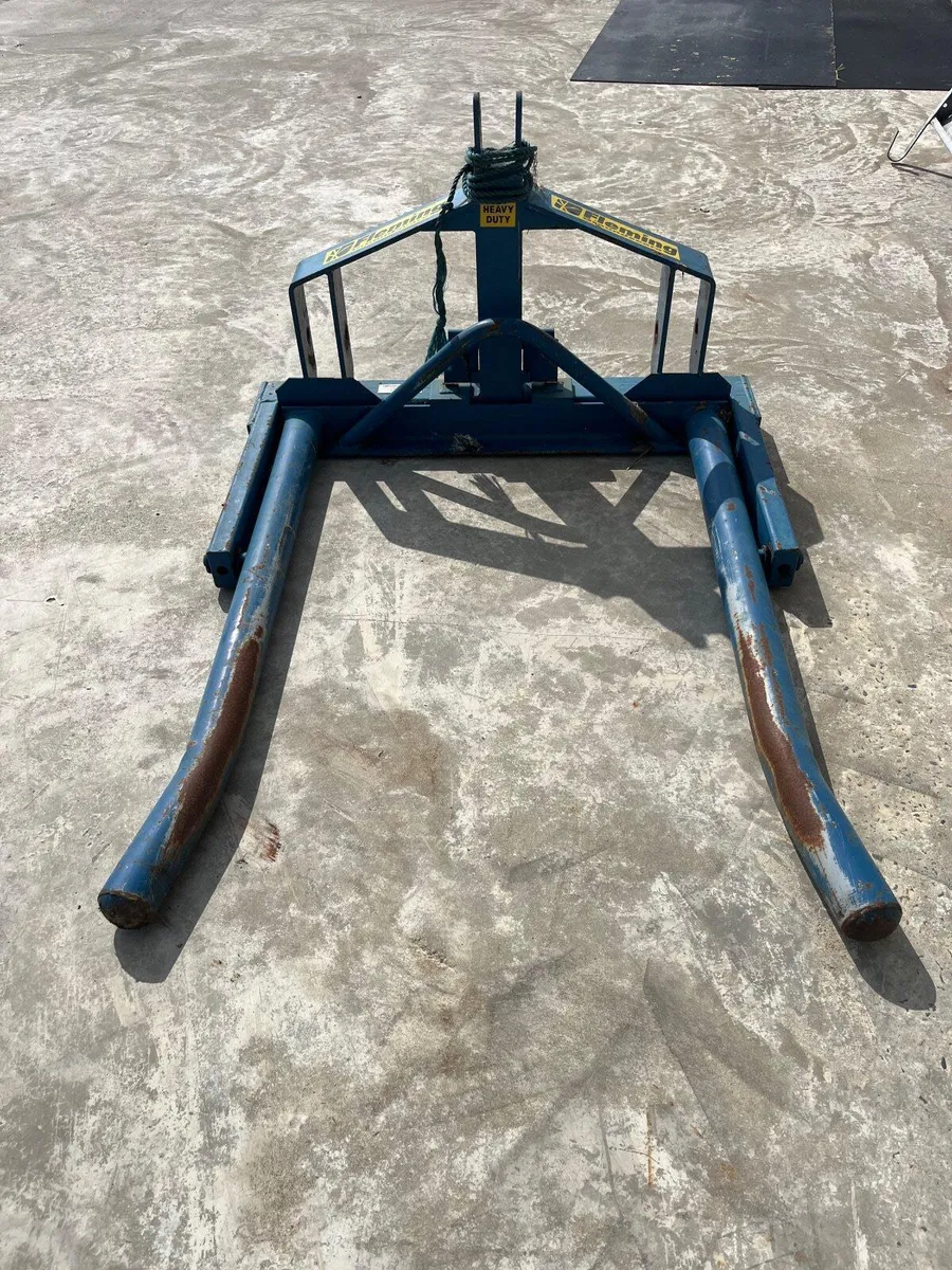 BALE LIFTERS - Image 1
