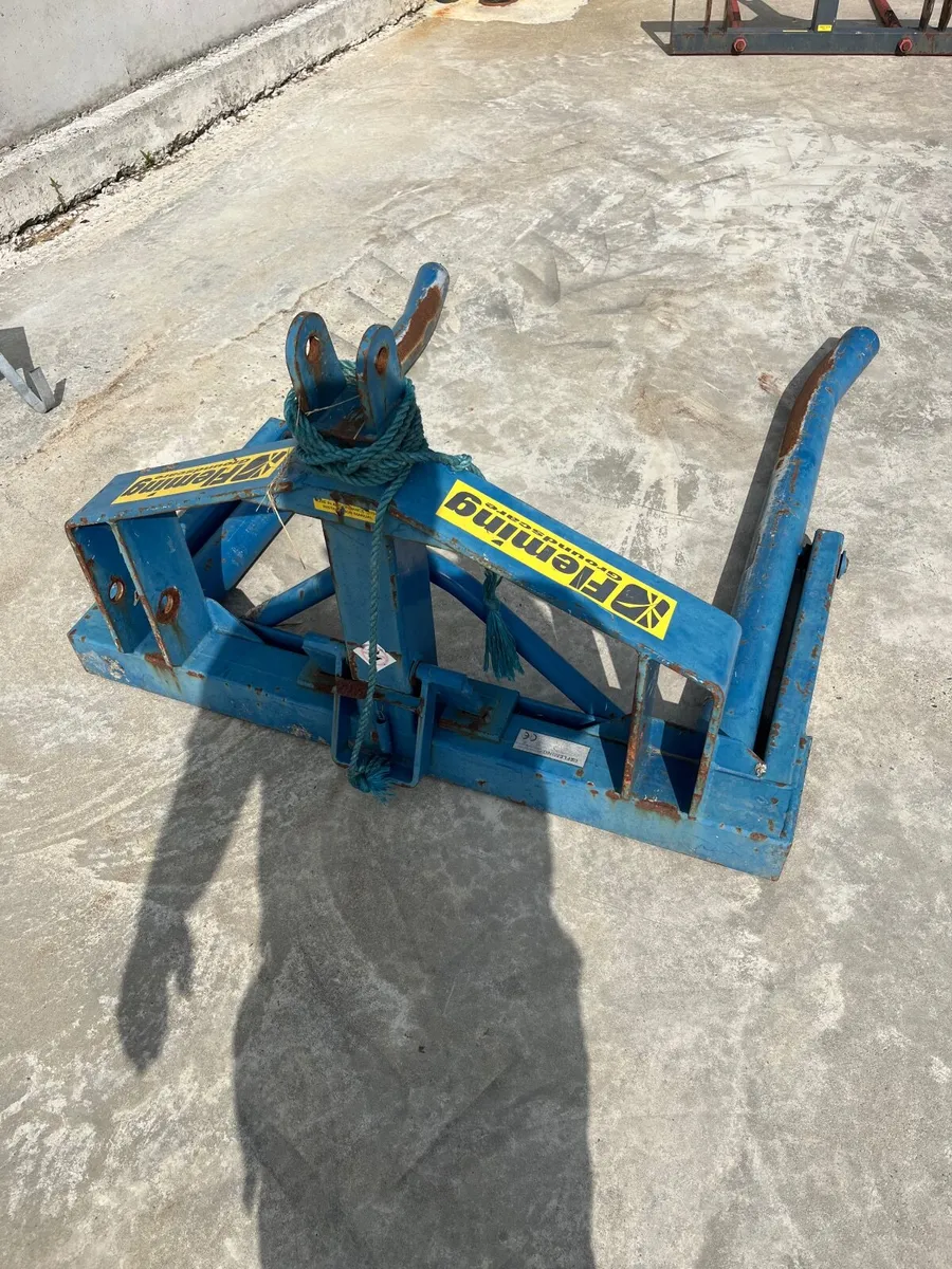BALE LIFTERS - Image 3