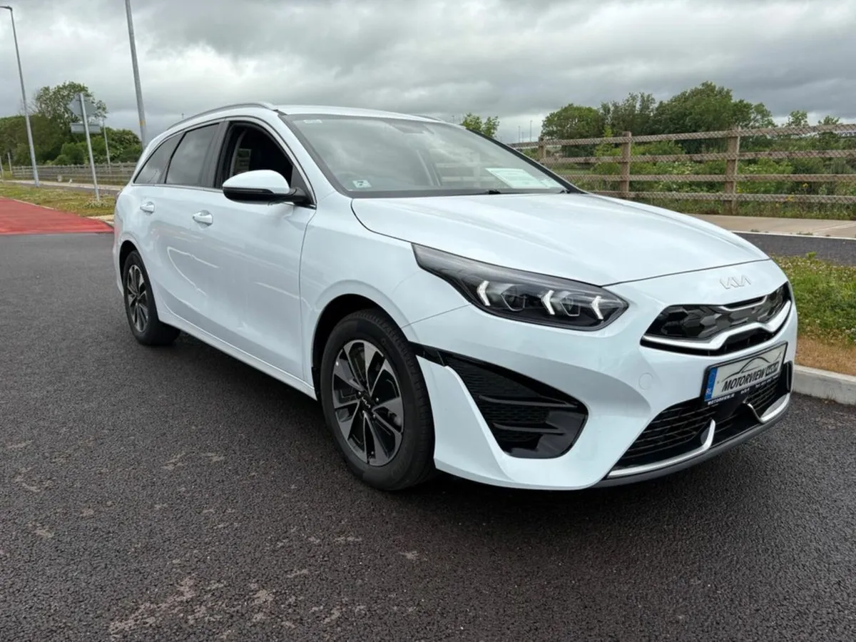 Kia Ceed 1.6P SW PHEV*IMMACULATE CONDITION* Cruise - Image 3