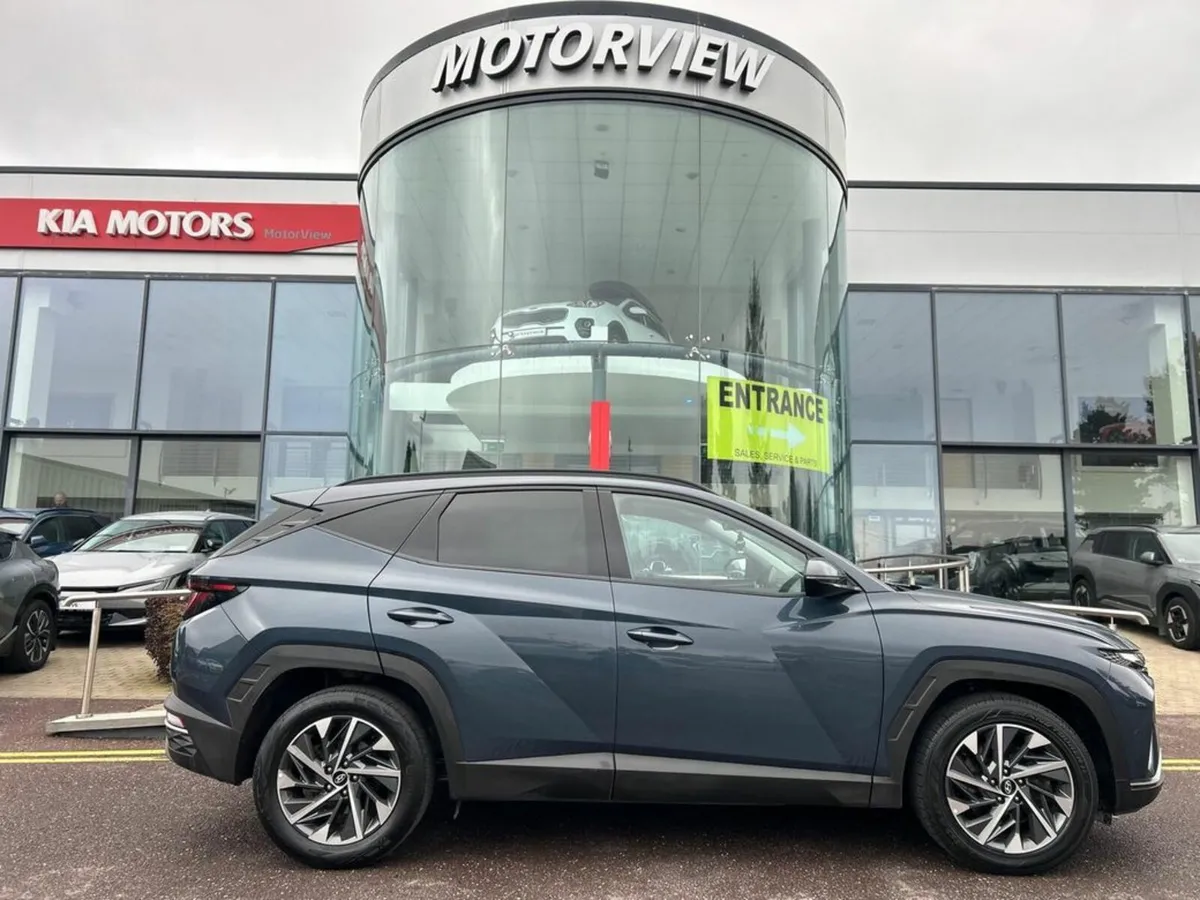 Hyundai Tucson Executive 5DR *IMMACULATE CONDITION - Image 1