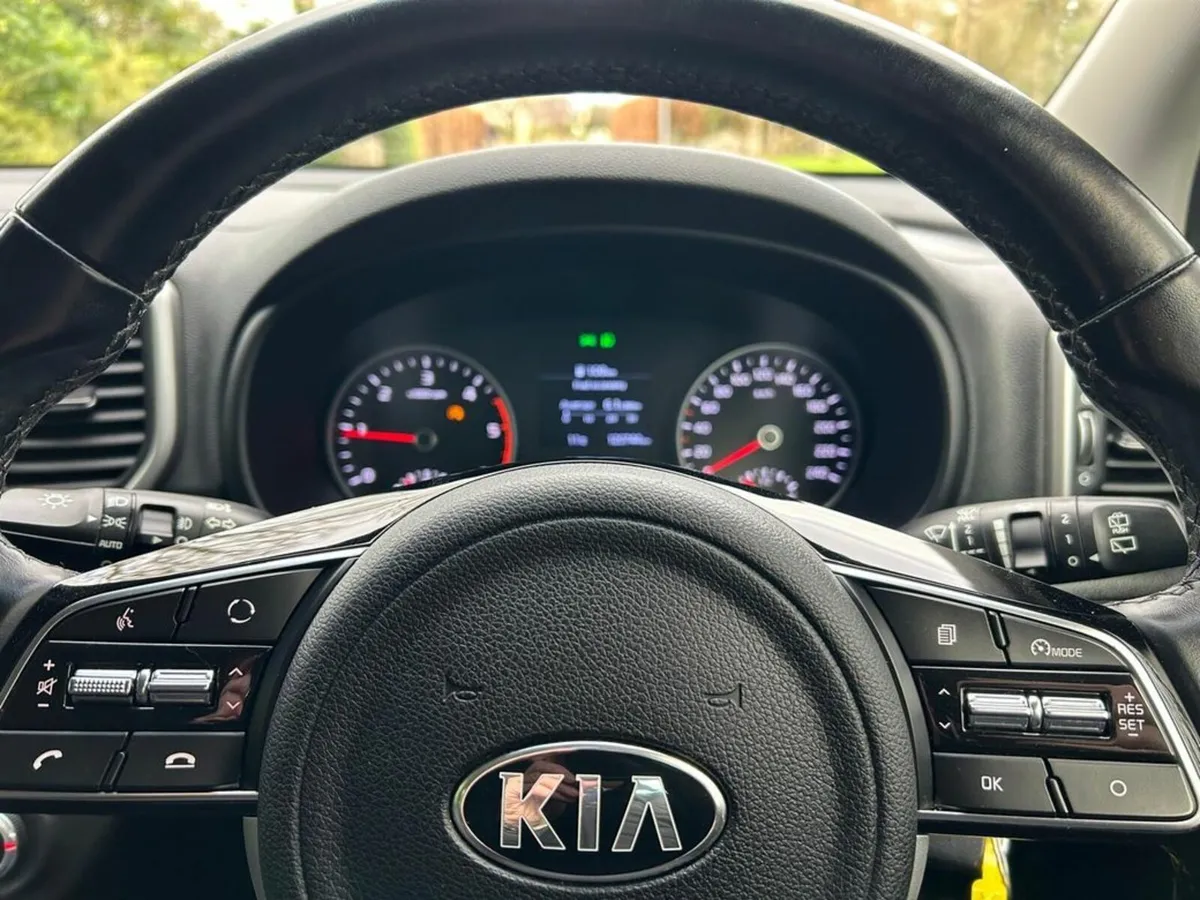 Kia Sportage Sport *SHOWROOM CONDITION* Air Condit - Image 4
