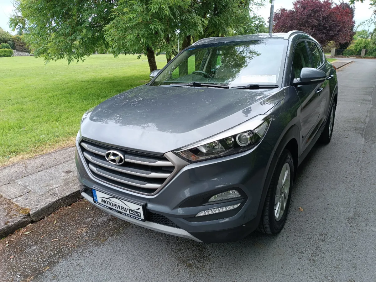 Hyundai Tucson Executive 1.7 5DR Heated Leather Se - Image 4