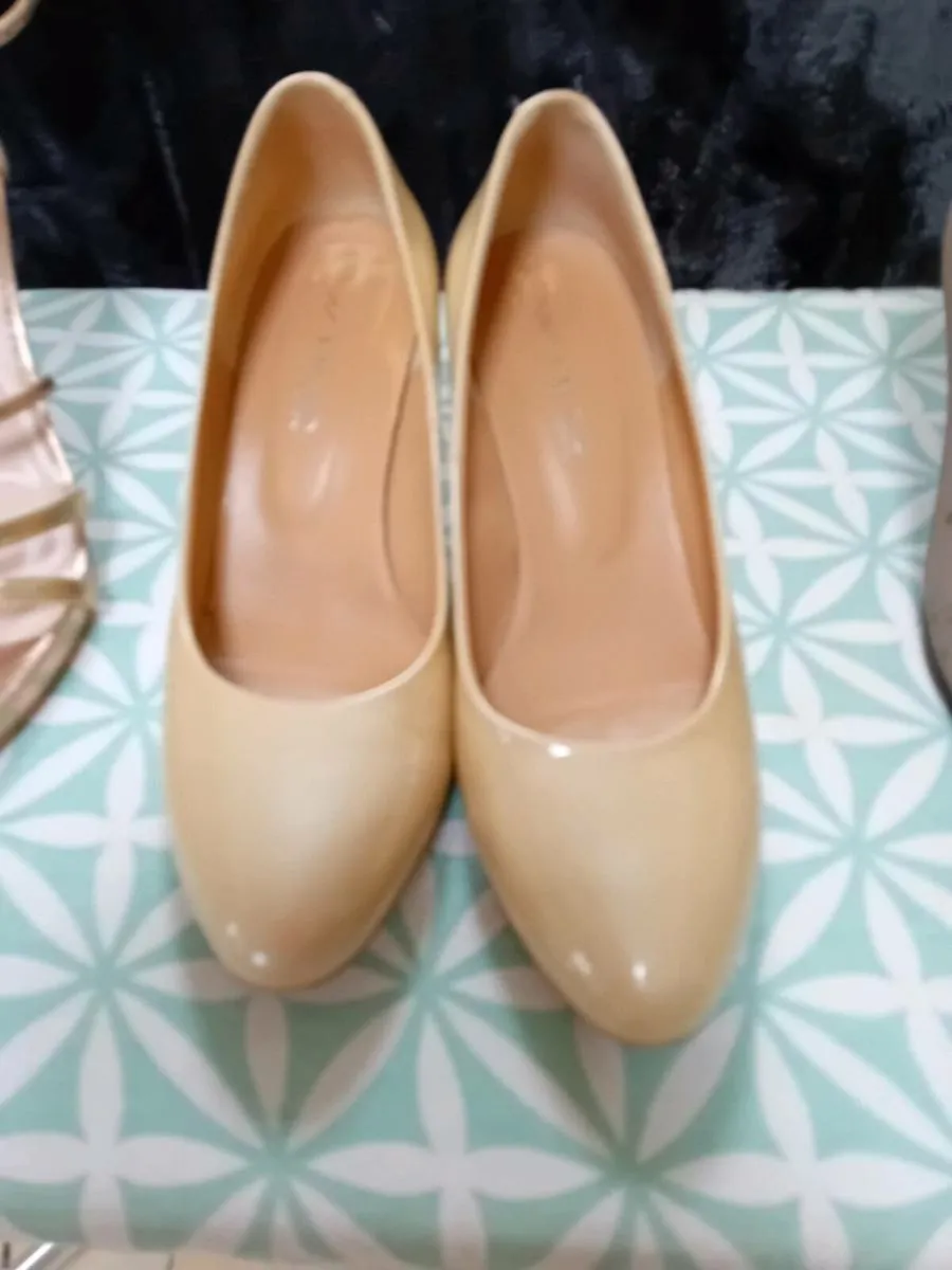 6 PAIRS LADIES SHOES ALL NEW - Image 2
