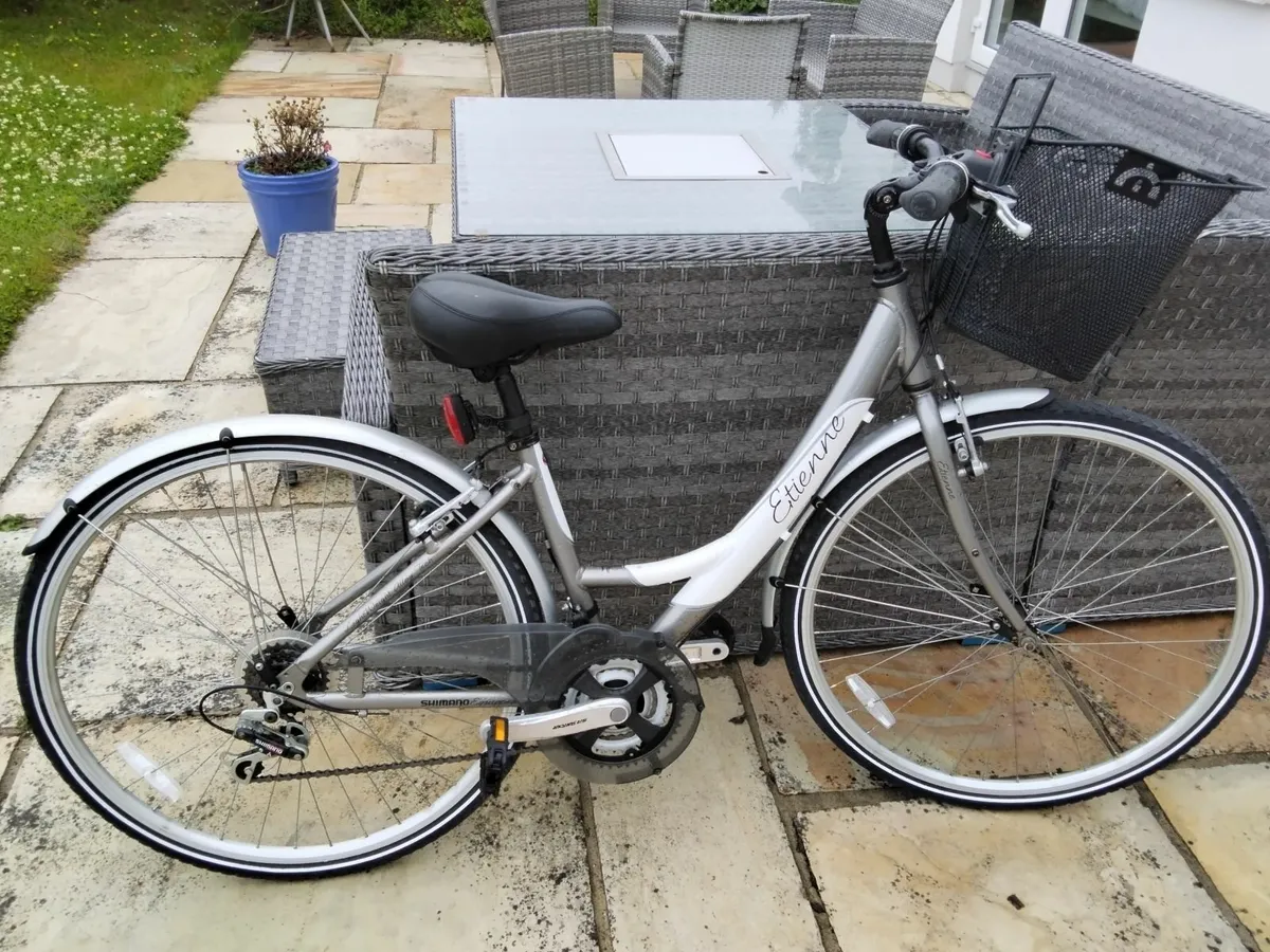 ladies bicycle - Image 2