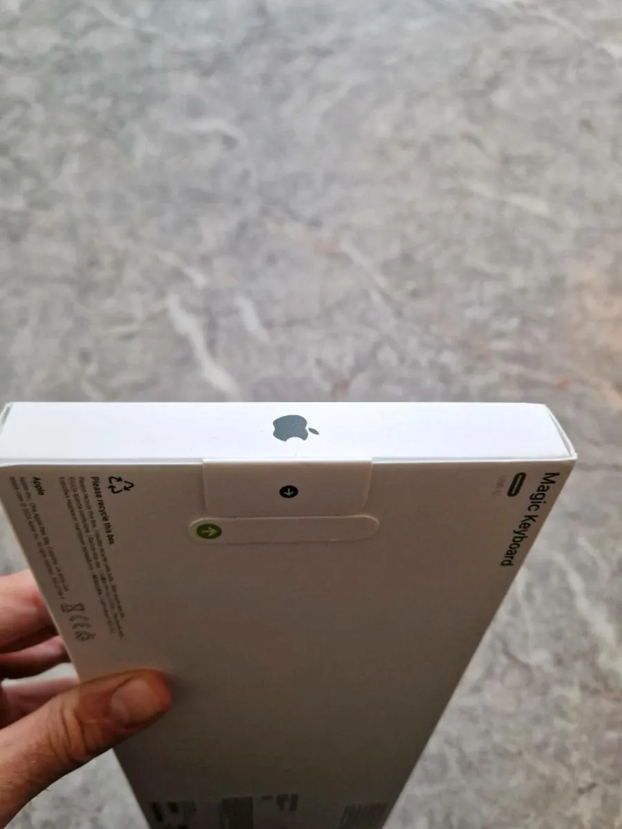 Apple Magic Keyboard - Image 2