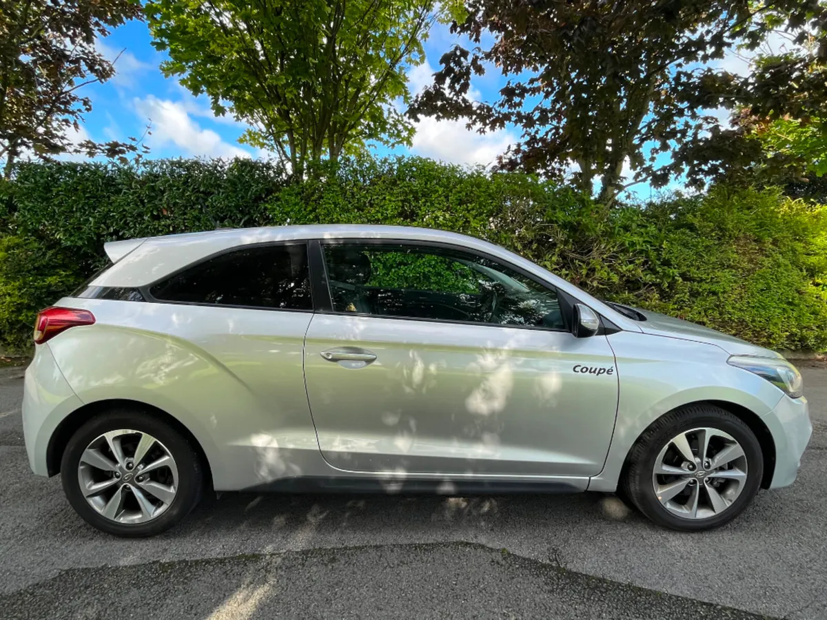 Hyundai i20 1.0P DELUX MODEL **Fantastic CONDTION* - Image 4