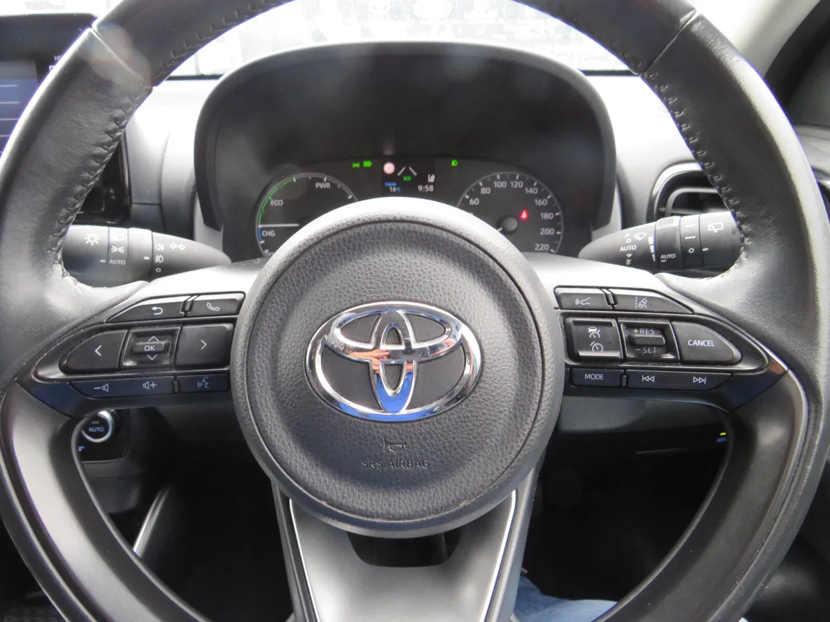 Toyota Yaris 2022 5DR PETROL HYBRID AUTO - Image 2